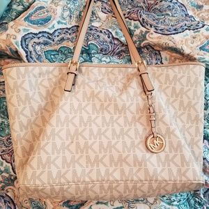 Michael Kors Jet Set Travel Tote
